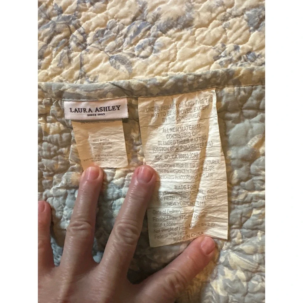 Laura Ashley Blue Floral Twin Quilt Reversible 68x88 Cottagecore Cream Bedding